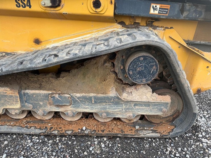 2021-deere-333g-image-17