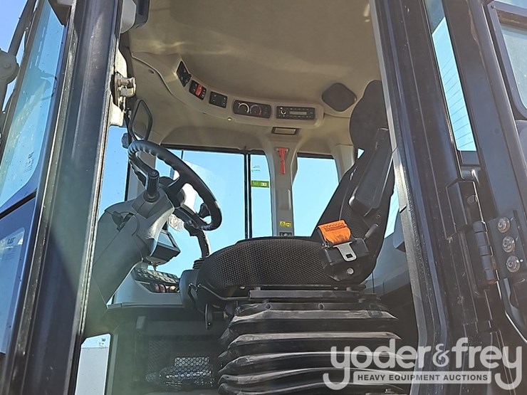 2021-caterpillar-926m-image-22