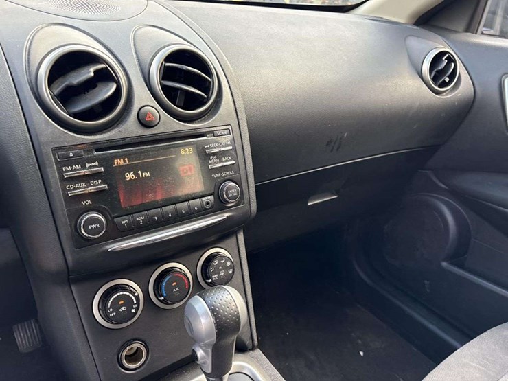 2015-nissan-rogue-image-15
