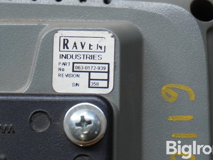 raven-invizio-w/monitor-&-globe-image-16
