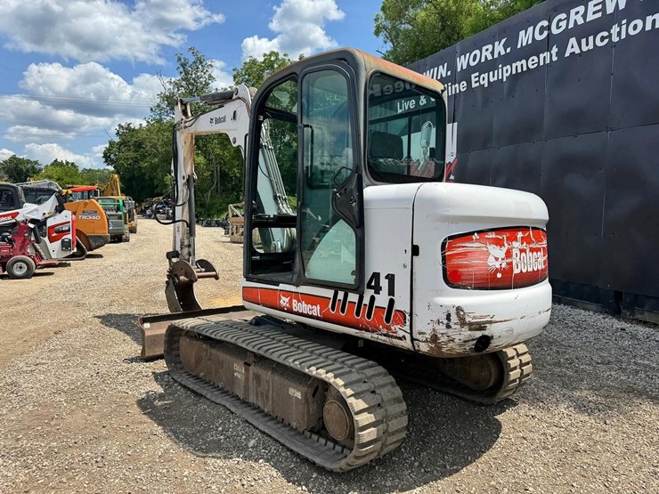 2006-bobcat-341g-image-4