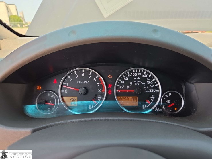 2012-nissan-frontier-image-12