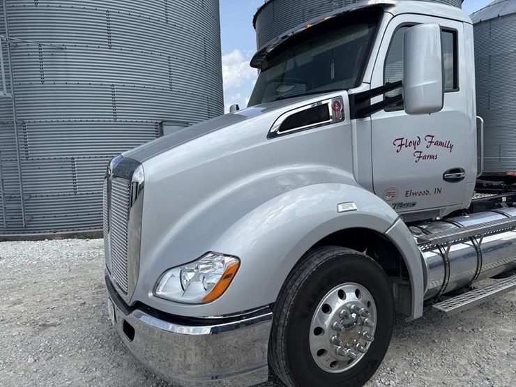 2014-kenworth-t680-image-7
