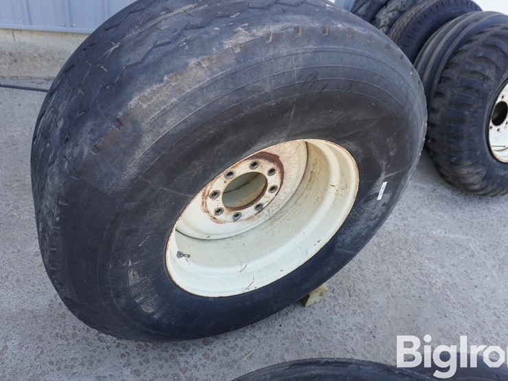 445/65r22.5-tire-and-rims-image-10