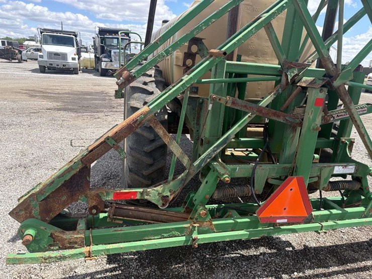 900-gallon-great-plains-sprayer-image-12