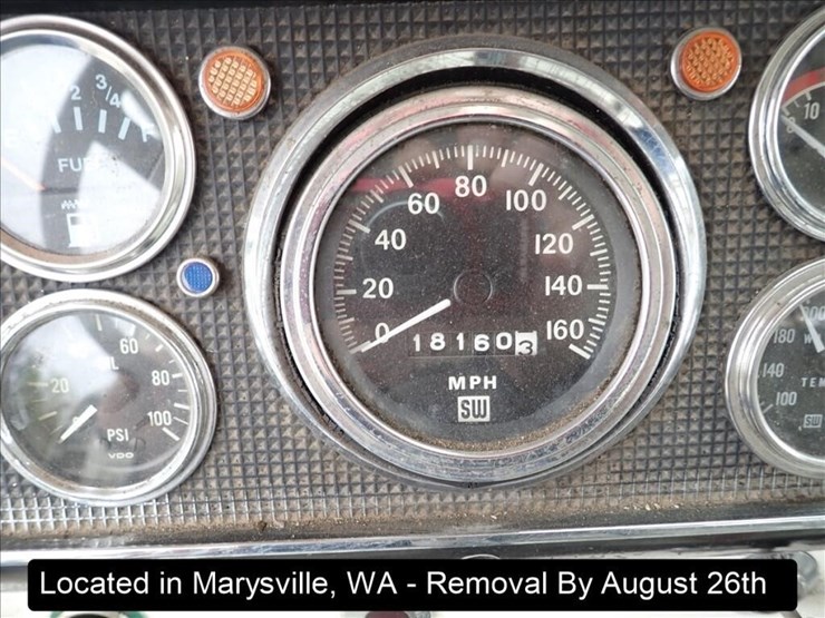 1979-ford-800-image-9