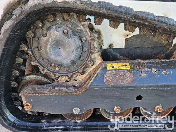 2017-bobcat-t595-image-9