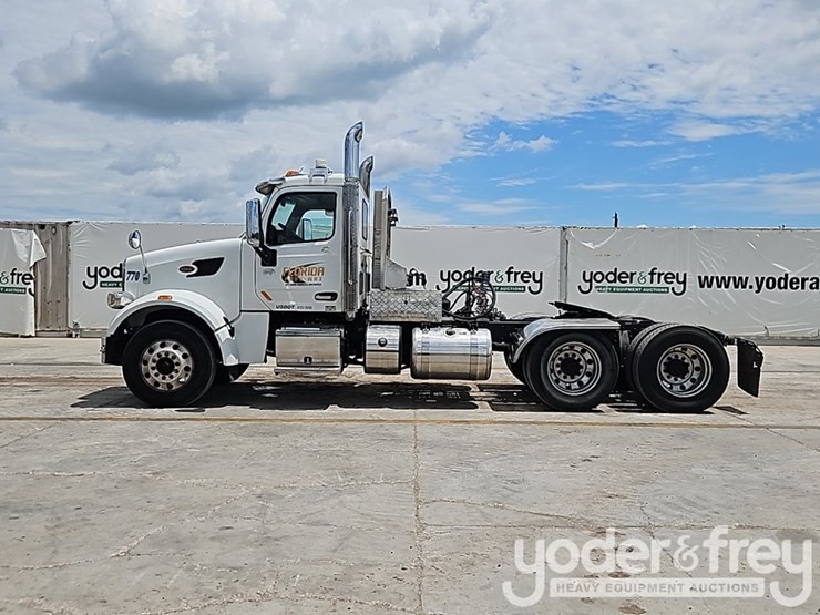 2018-peterbilt-567-image-3