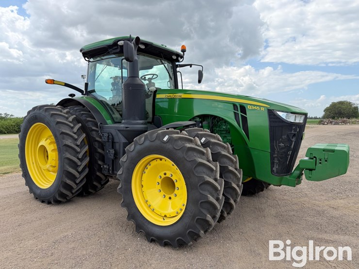 2017-john-deere-8345r-image-3