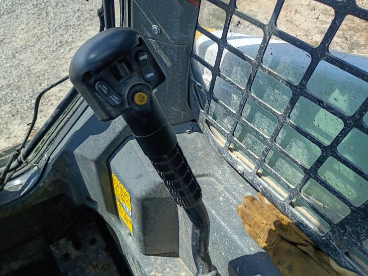 2022-bobcat-t66-image-36