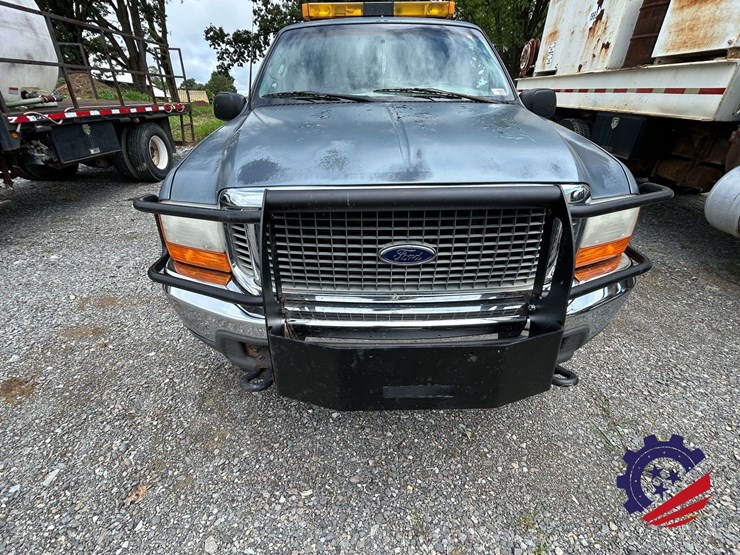 2000-ford-excursion-image-10