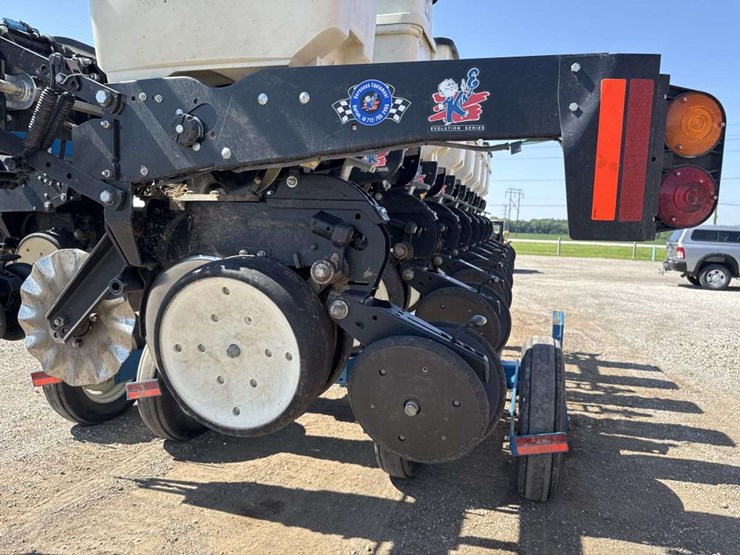 kinze-3500-image-22