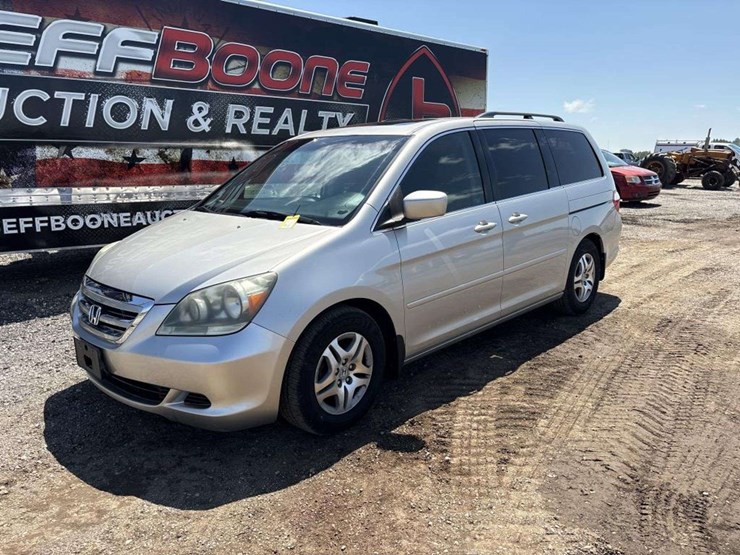 2005-honda-odyssey-image-1