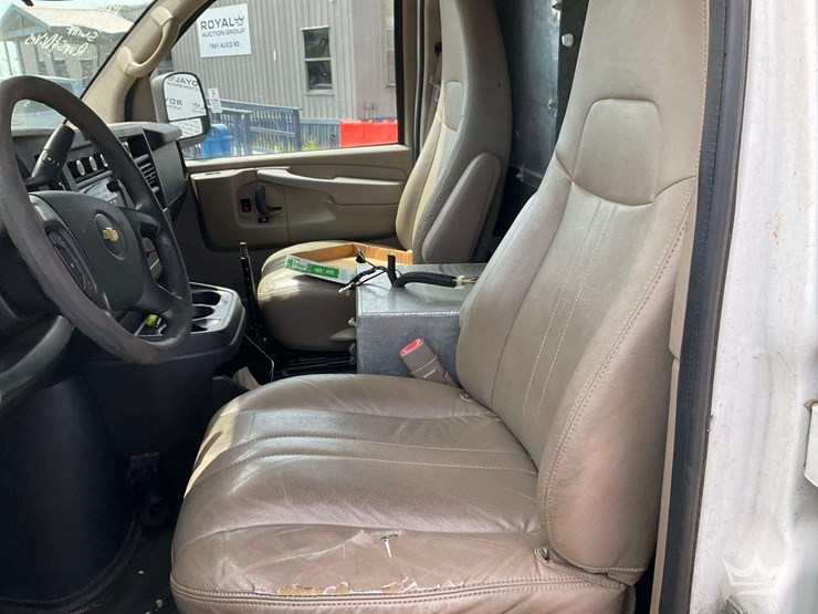 2014-chevrolet-express-2500-image-18