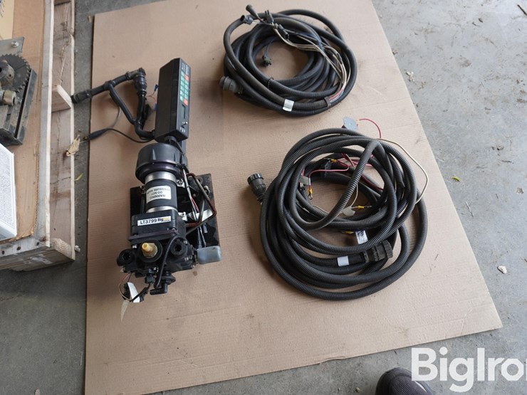 raven-sidekick-w/monitor-drive-image-8
