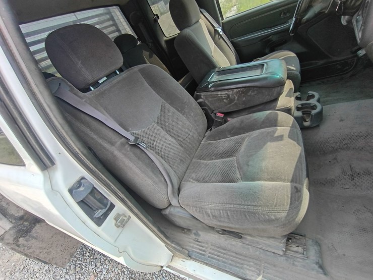 2006-chevrolet-silverado-3500-image-36