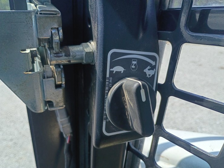 2023-bobcat-t650-image-37