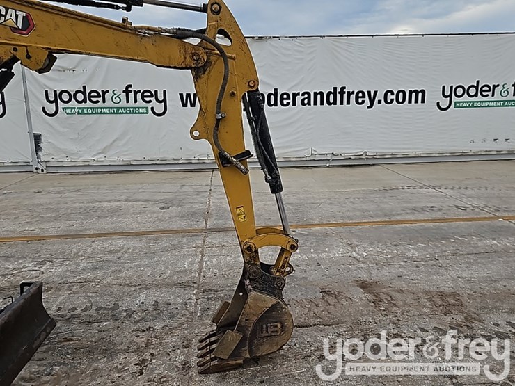 2023-caterpillar-302.7cr-image-16