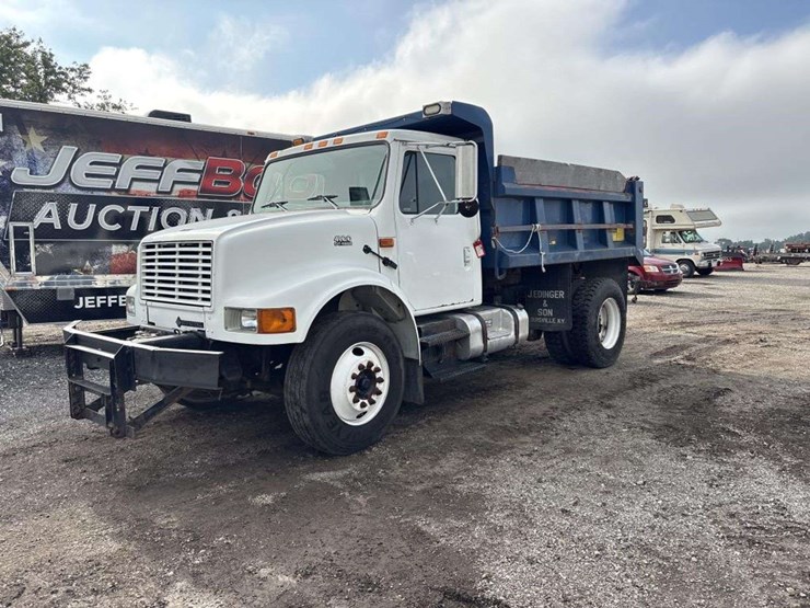 2001-international-4900-image-1