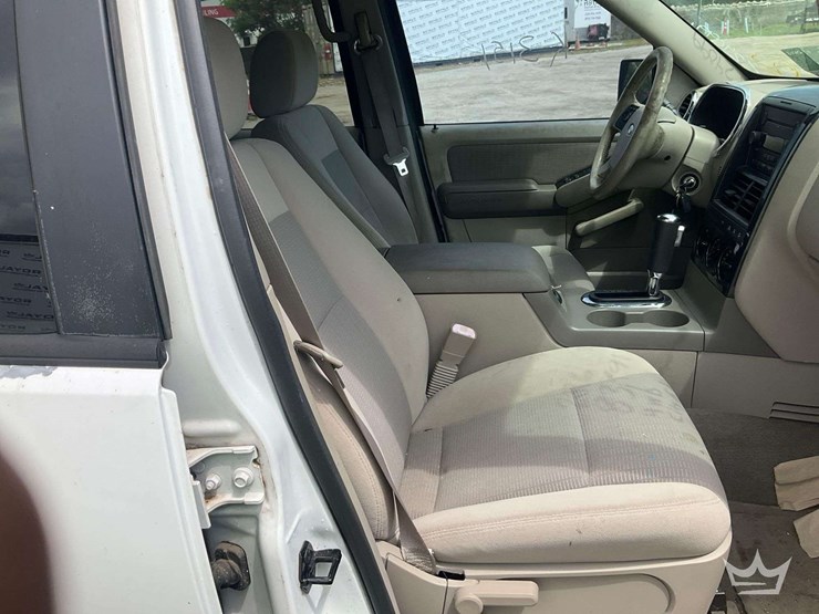 2006-ford-explorer-image-21