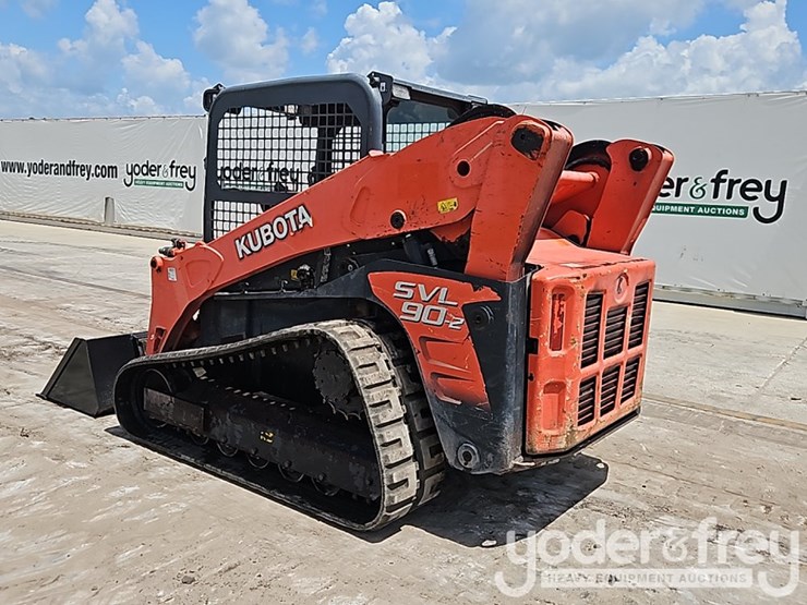 2015-kubota-svl90-2-image-4