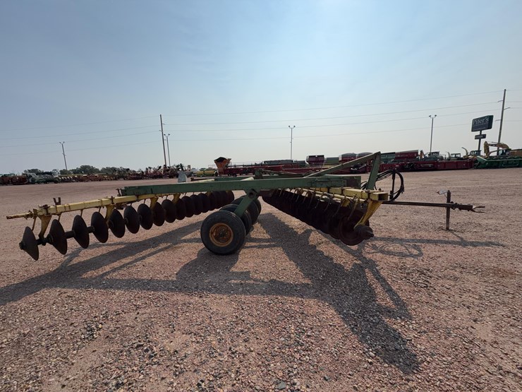 john-deere-340-image-4