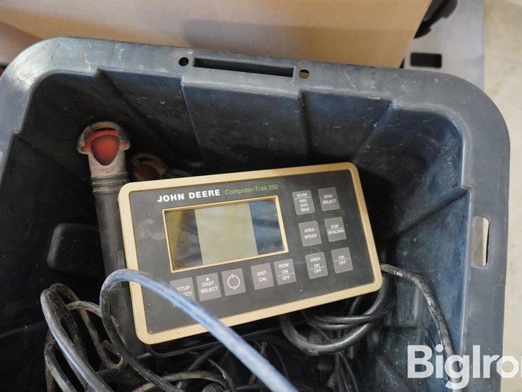 john-deere-250-image-4