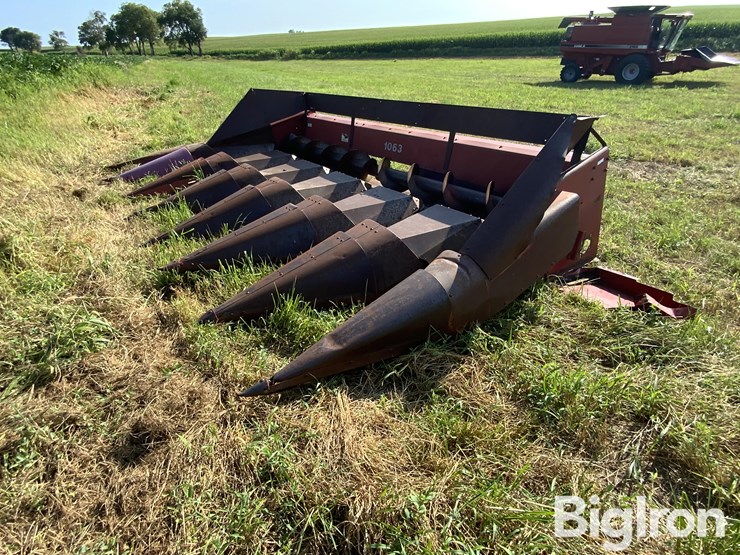 case-ih-1063-image-1