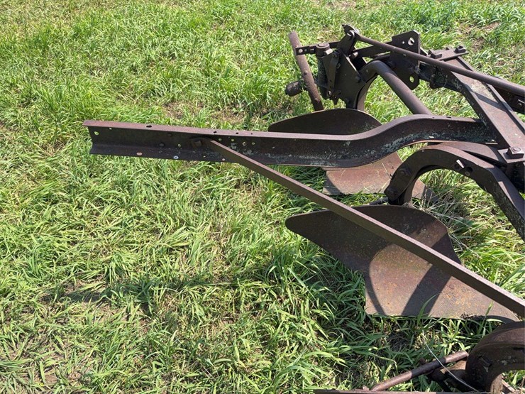 avery-three-bottom-14”-pull-type-moldboard-plow-image-11