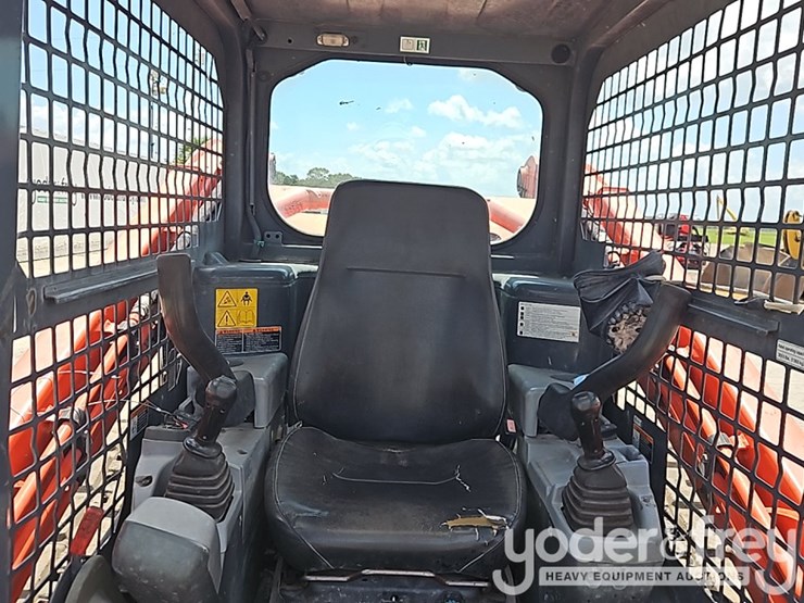 2015-kubota-svl90-2-image-25