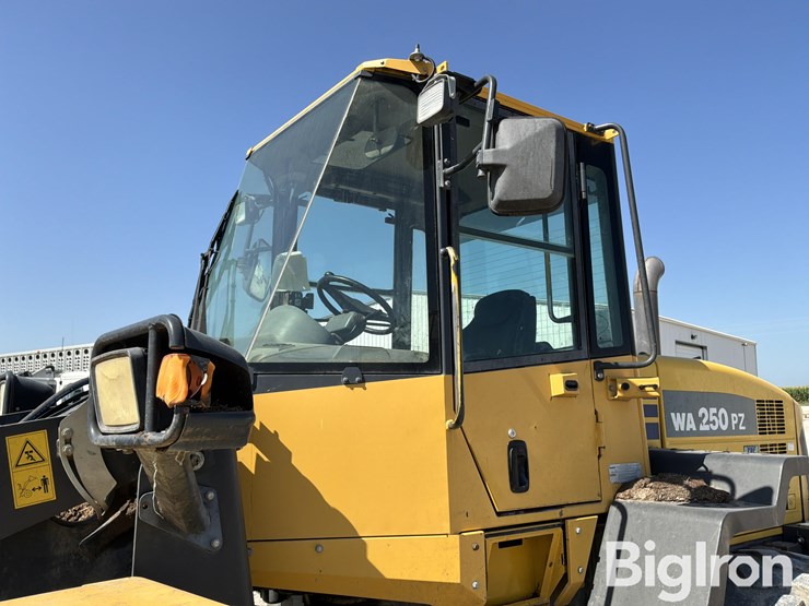 2011-komatsu-wa250pz-6-image-12