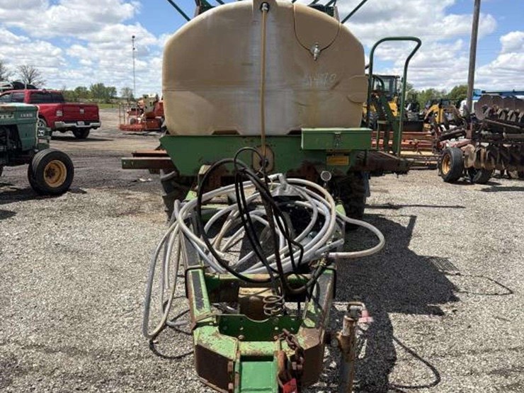 900-gallon-great-plains-sprayer-image-5