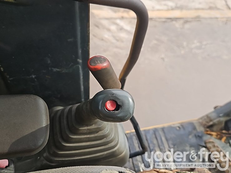 deere-80c-image-35