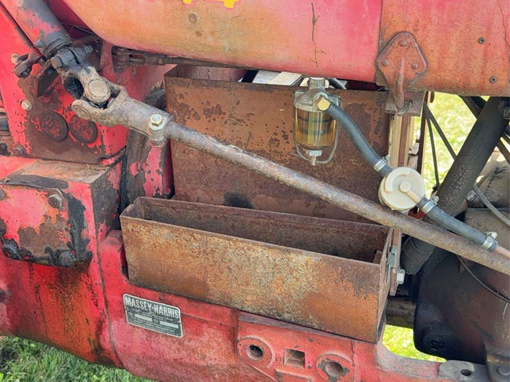 massey-ferguson-444-image-24