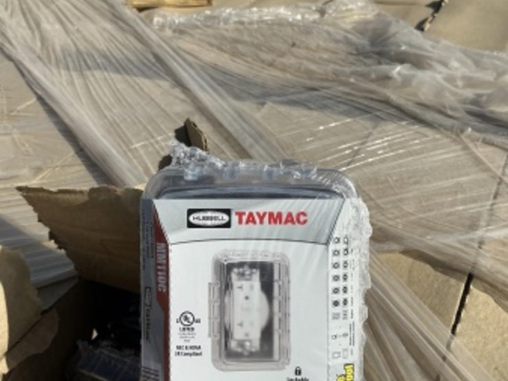 pallet-of-weatherproof-receptacle-covers-image-5