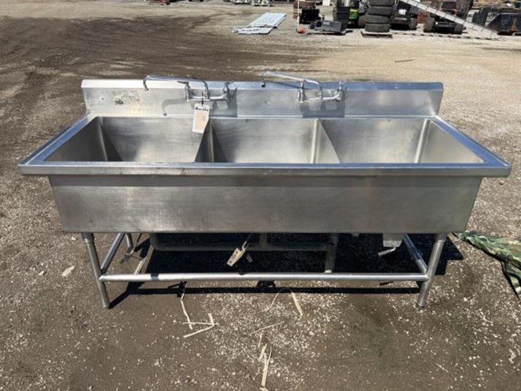 stainless-steel-3-bay-sink-image-1