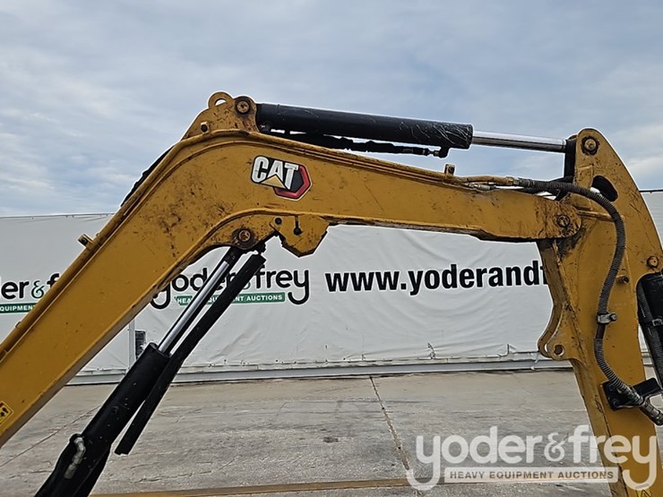 2023-caterpillar-302.7cr-image-15