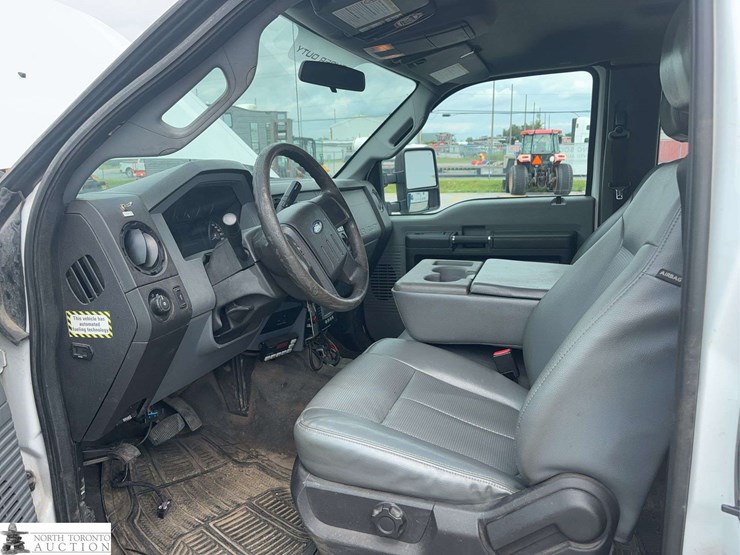 2015-ford-f550-image-11