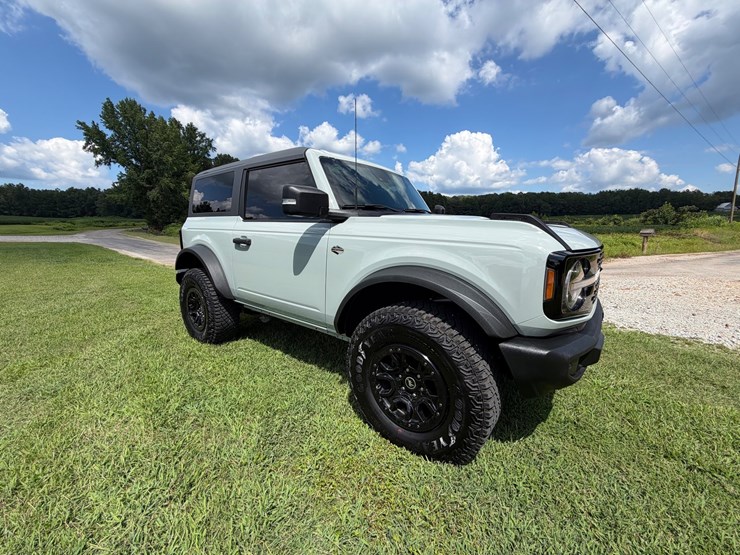 2022-ford-bronco-image-4