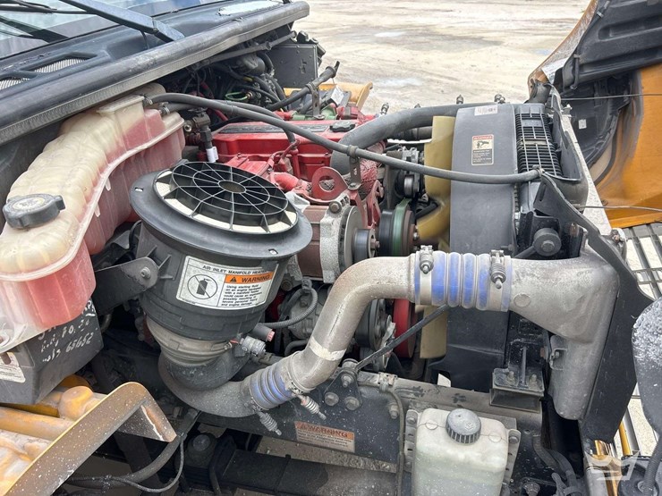 2016-freightliner-b2-image-25