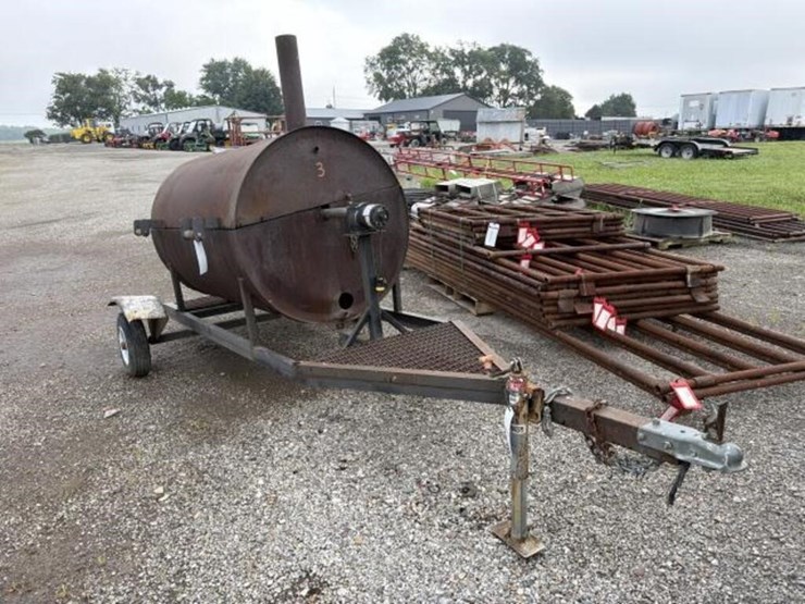 5-foot-barrel-smoker-on-trailer-image-2