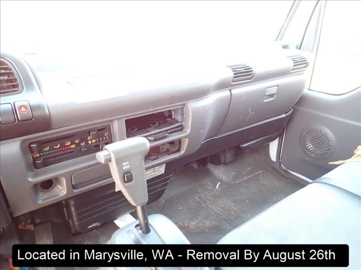 1999-isuzu-npr-image-6