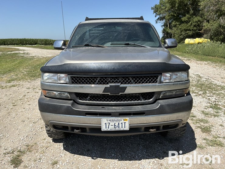 2001-chevrolet-k2500-image-2
