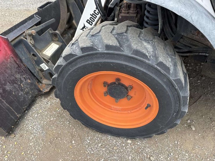 2006-bobcat-5600-tool-cat-image-8