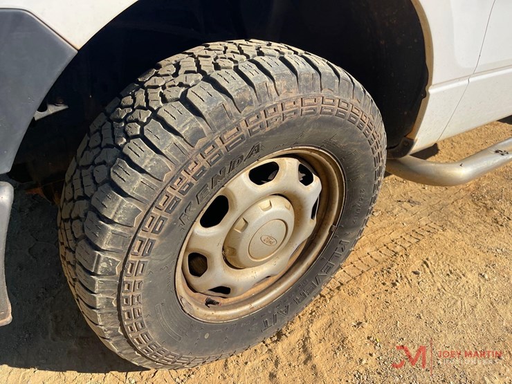 2013-ford-f150-xl-image-12