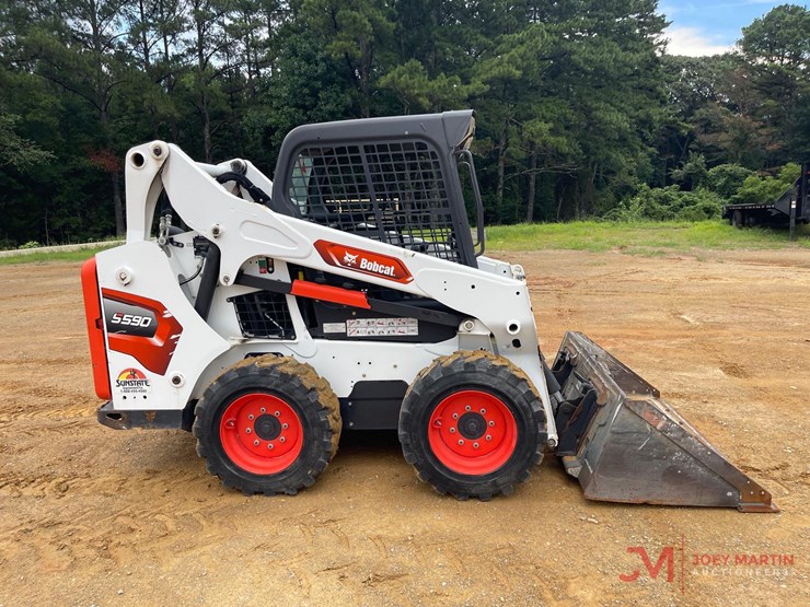 2021-bobcat-s590-skid-steer-loader-image-2