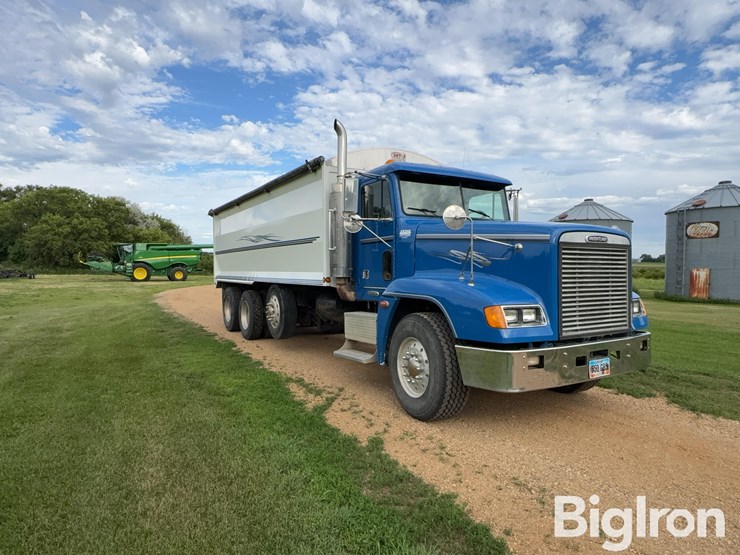2000-freightliner-fld120-image-3
