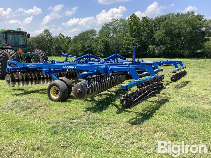2015-landoll-7431-26-image-12