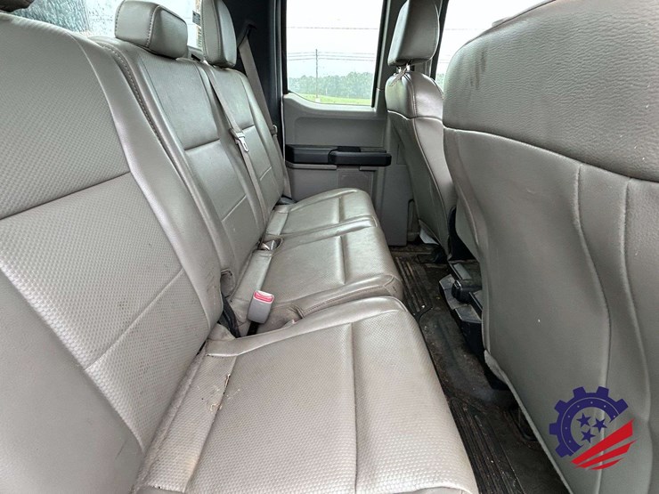 2017-ford-f550-xl-image-36