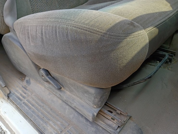 2006-chevrolet-silverado-3500-image-37